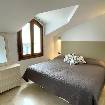 10 Bedroom Palace Huge Garden, Sea View!