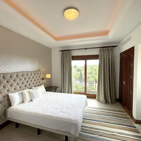 Villa 10 Bedroom Palace Huge Garden, Sea View!