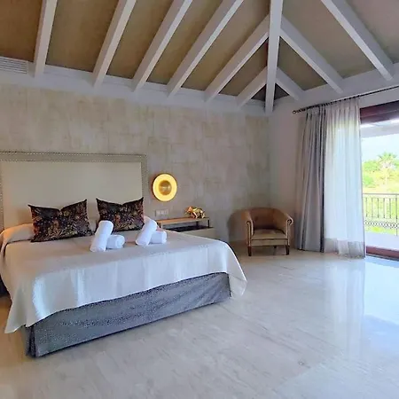 Villa 10 Bedroom Palace Huge Garden, Sea View! Estepona