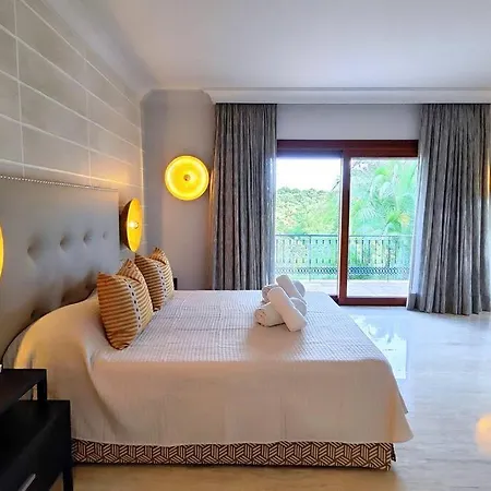 10 Bedroom Palace Huge Garden, Sea View!
