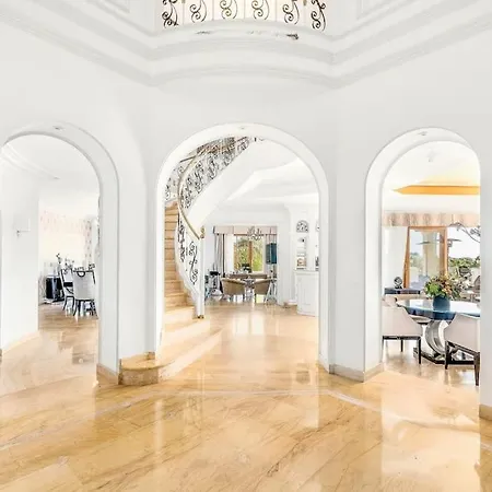10 Bedroom Palace Huge Garden, Sea View! Estepona