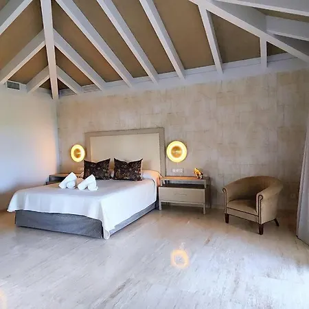 10 Bedroom Palace Huge Garden, Sea View! * Estepona