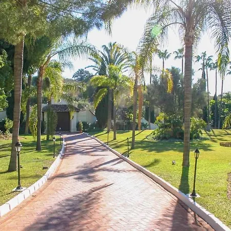 Villa 10 Bedroom Palace Huge Garden, Sea View! Estepona