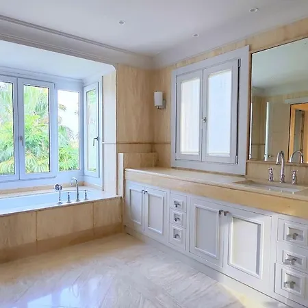 10 Bedroom Palace Huge Garden, Sea View! Estepona