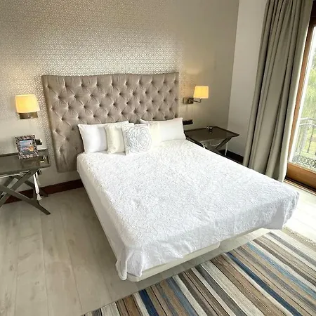 10 Bedroom Palace Huge Garden, Sea View!